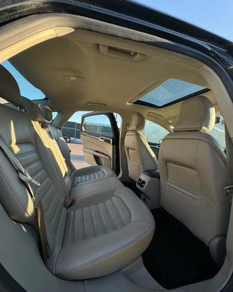 Ford Fusion cena 64000 przebieg: 98995, rok produkcji 2017 z Warszawa małe 379